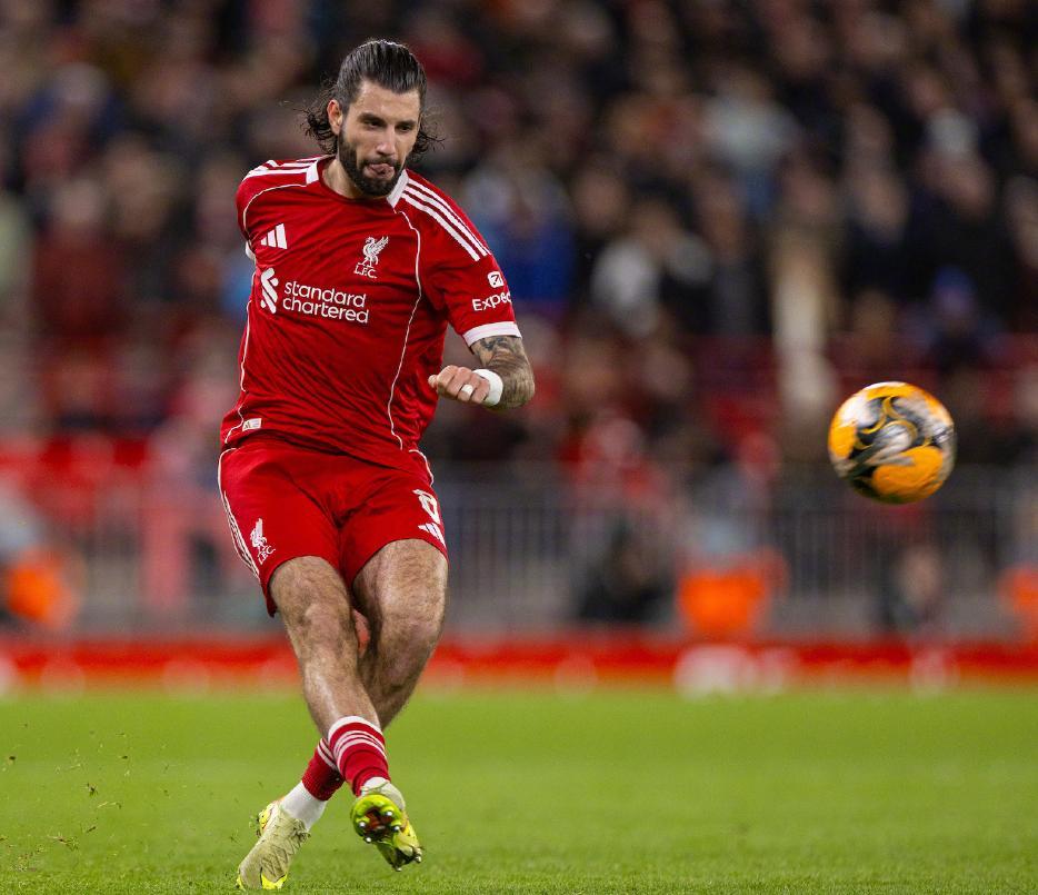 世界杯最新版下载-索博任意球破僵局，萨拉赫回归铁卫造乌龙，利物浦3-0完胜马赛