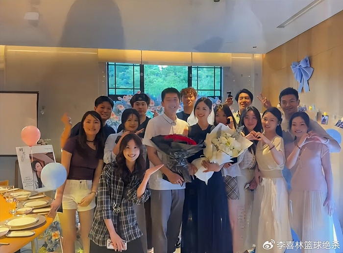 世界杯app下载-恭喜!30岁中国游泳奥运亚军求婚成功:女友模特身材高挑美丽很般配|闫子贝|覃海洋|蛙泳|教练|全运会_新浪体育_新浪新闻